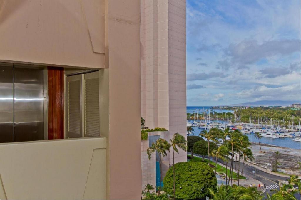 Equus Hotel Honolulu Luaran gambar